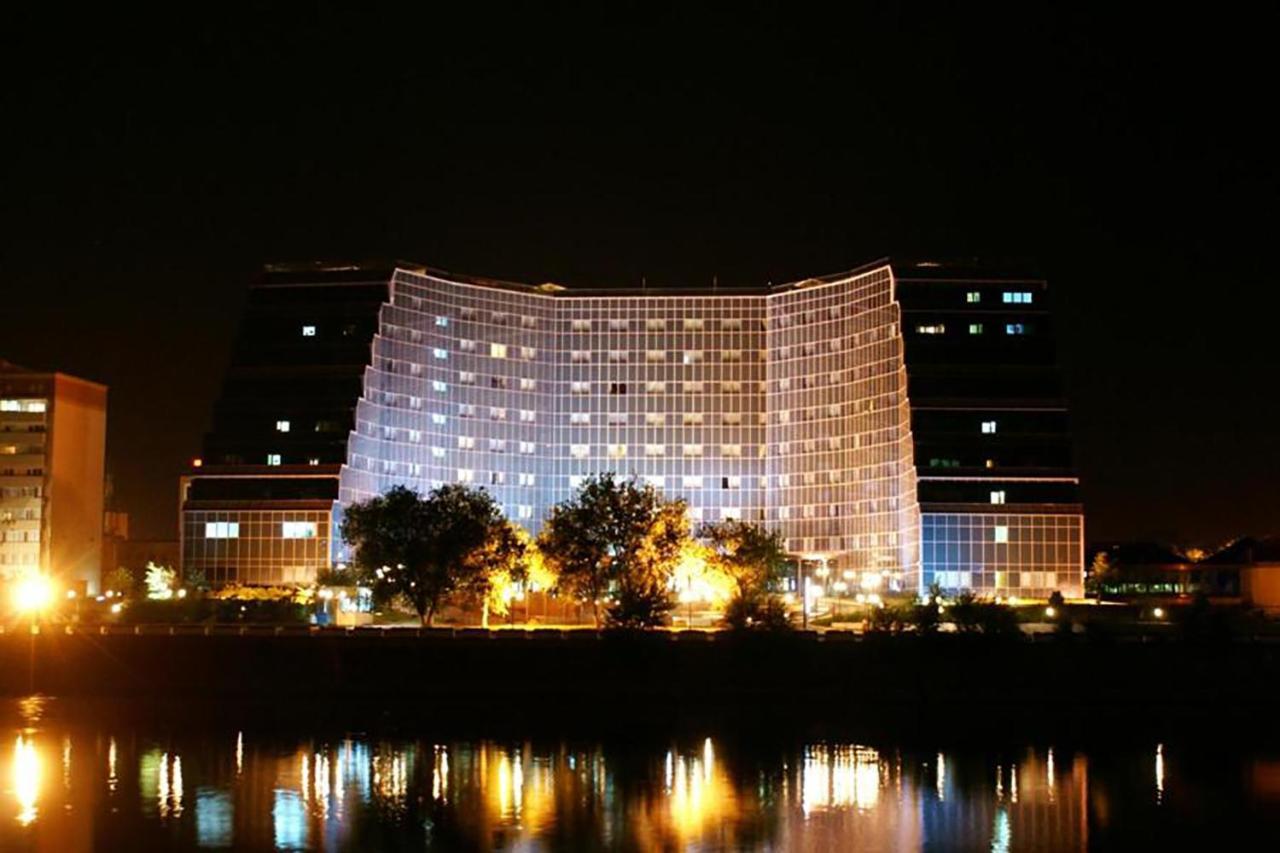Atyraū River Palace Hotel מראה חיצוני תמונה