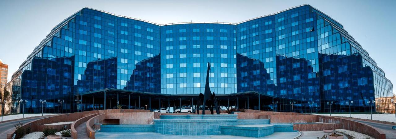 Atyraū River Palace Hotel מראה חיצוני תמונה