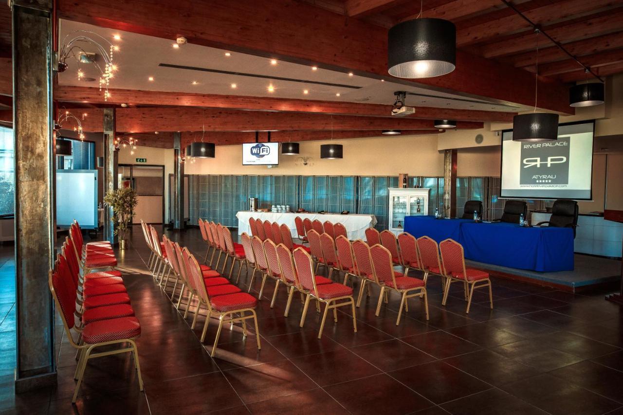 Atyraū River Palace Hotel מראה חיצוני תמונה